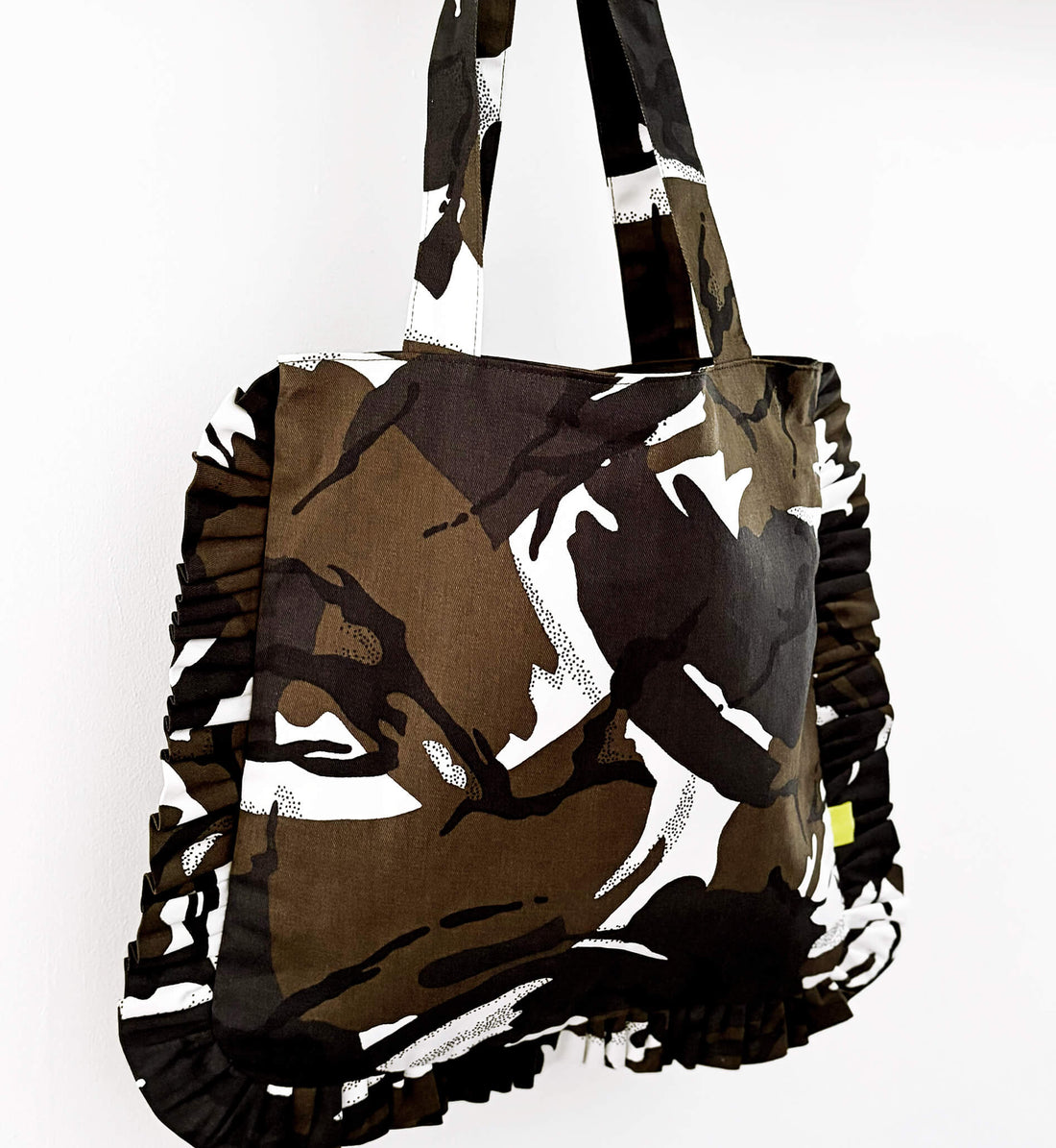 Ruffle Tote Bag - Camo